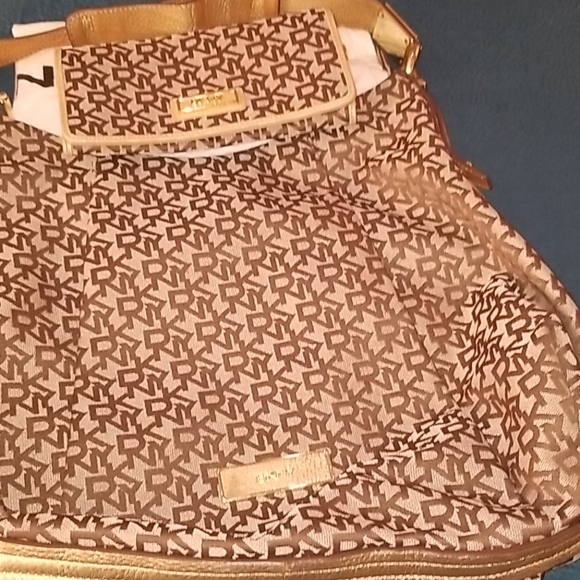 Dkny Handbags - DKNY Gold signature hobo and wallet